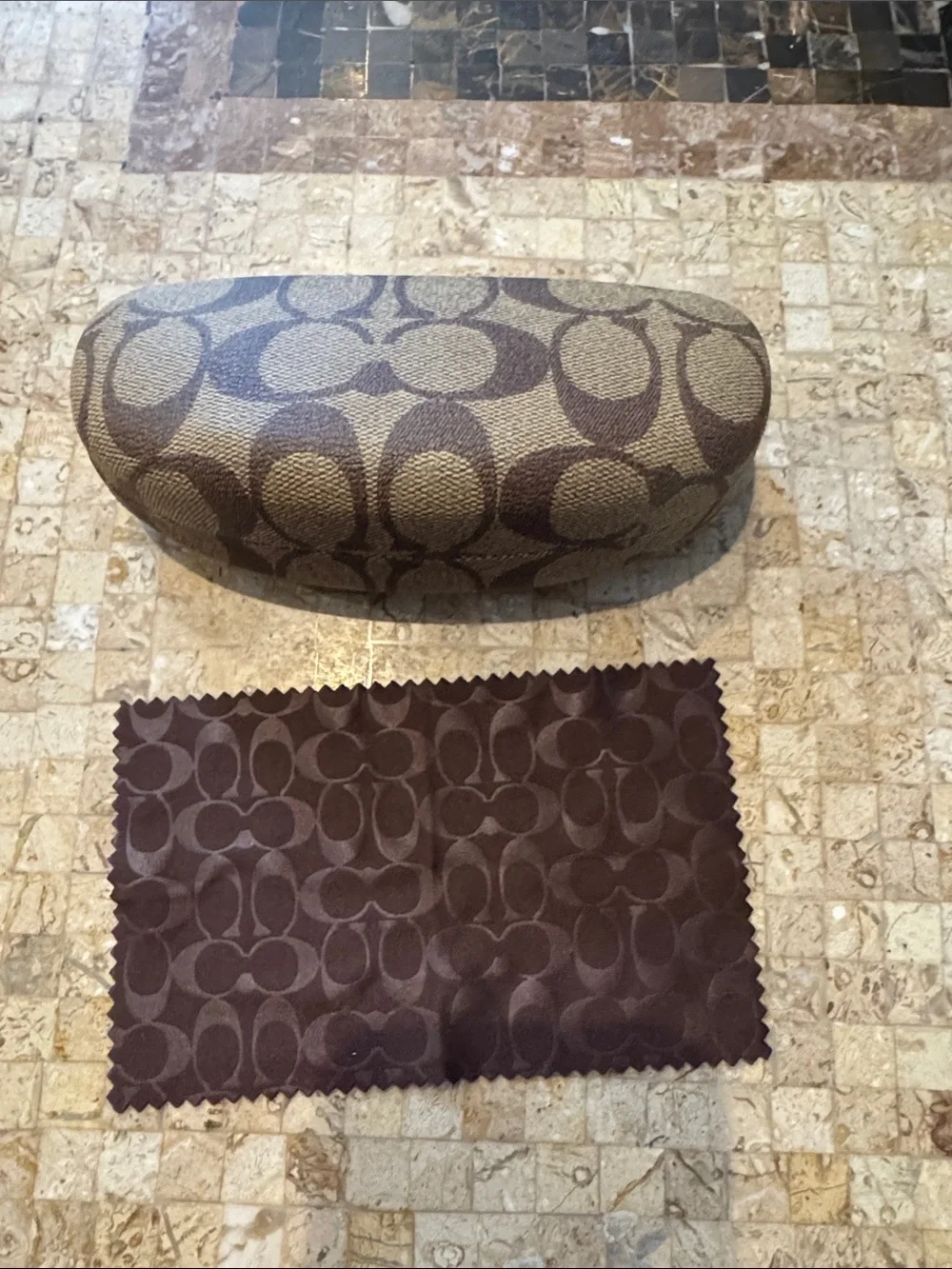 Coach signature logo hard eyeglass glasses case with cleaning cloth